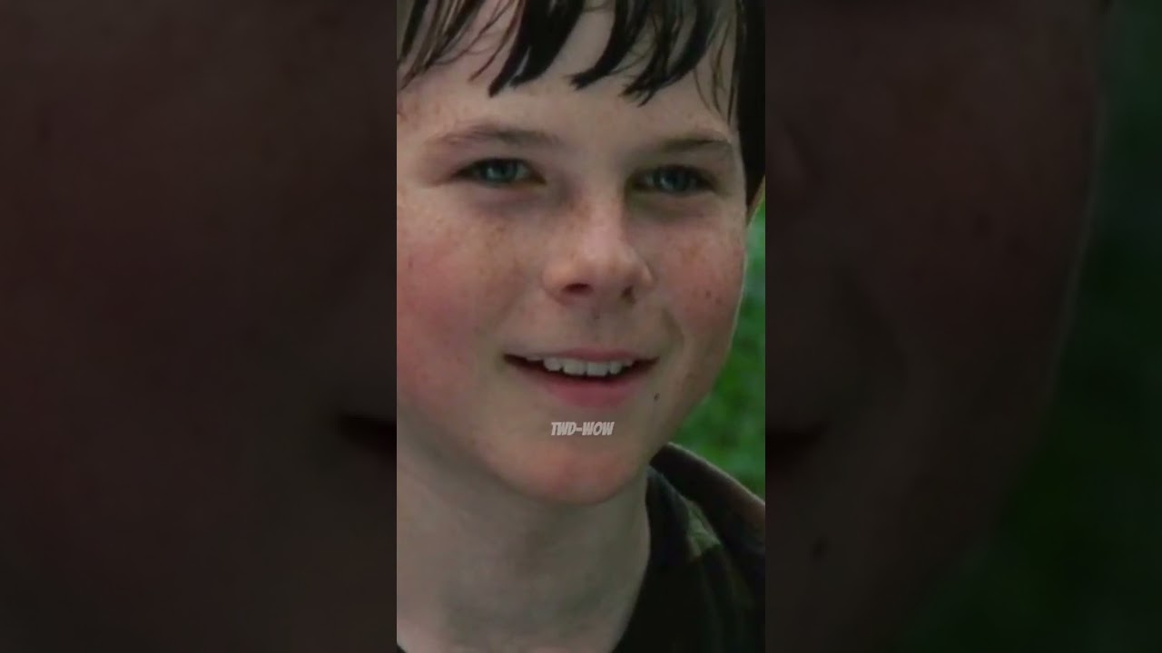 Carl Gets Shot 🤧  ||  The Walking Dead #shorts