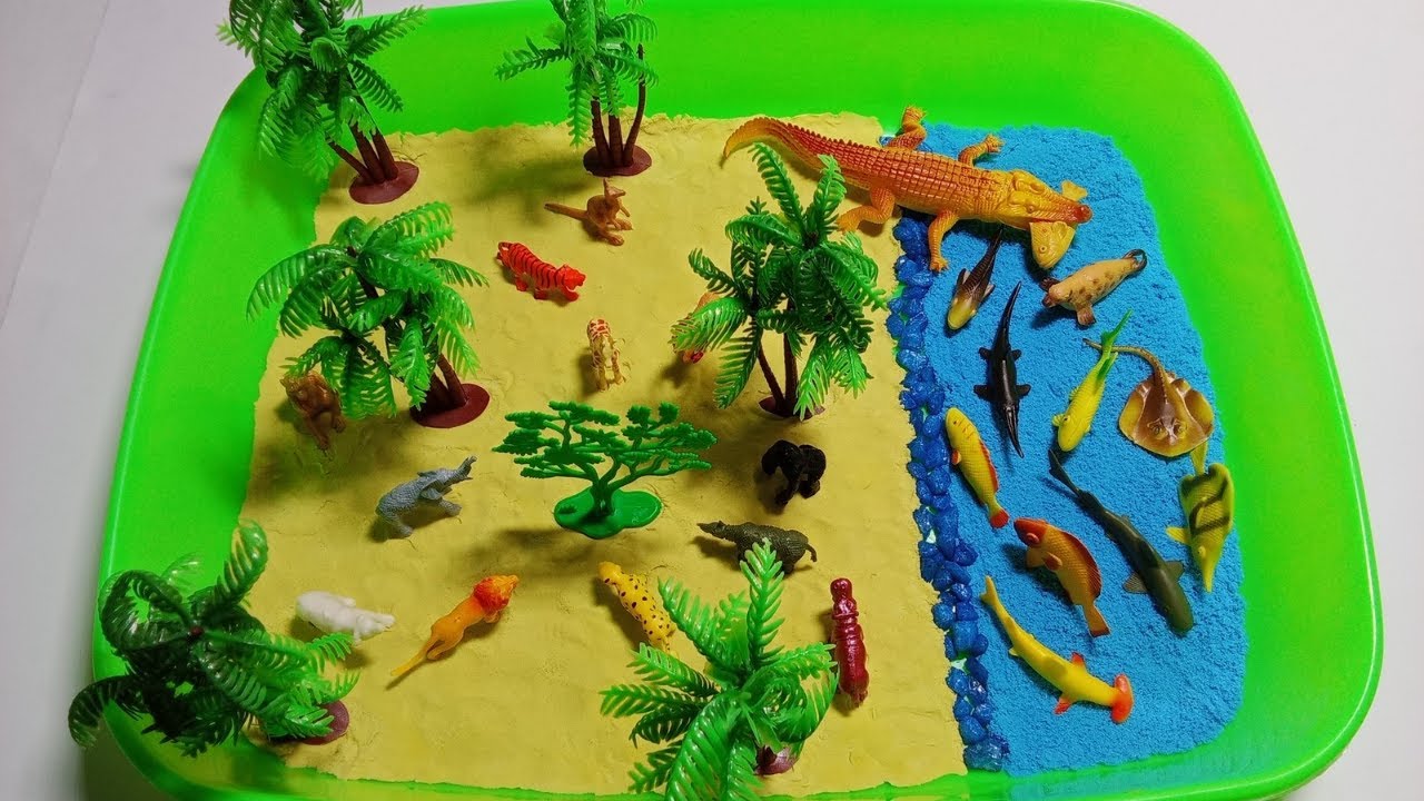 Building a Tiny Tropical Paradise! 🌊 🦁 (Satisfying Sand Art)