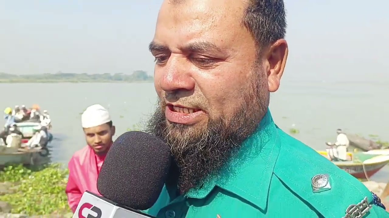 চরমোনাই মাহফিলে এসে এক পুলিশ কর্মকর্তা বিদায়বেলা যা বলে গেলেন চলুন শুনে আসি 