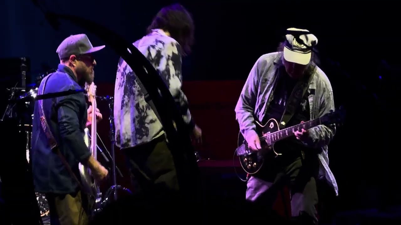 Neil Young - Cowgirl In The Sand (Toronto N1 2025)
