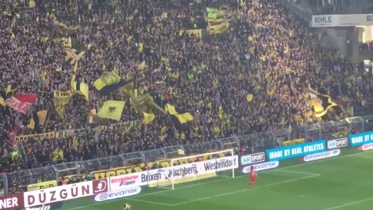 Dortmund v Cologne : Ovation pour Neven Subotic