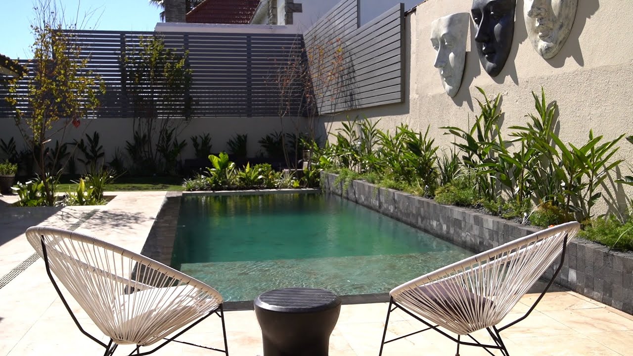 Arquitectura & Paisajismo  Proyecto Casa Stella Maris  Diseño de jardín con pileta y living exterior