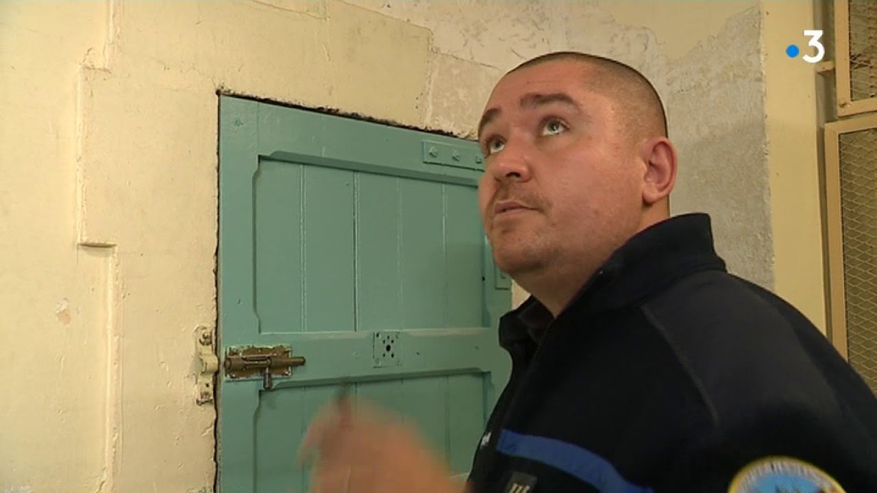 Le quotidien d'un surveillant de prison à Carcassonne