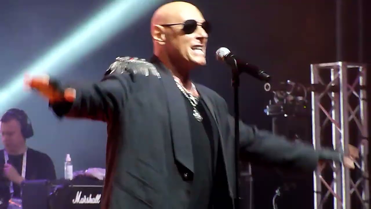 Joe Lynn Turner. 