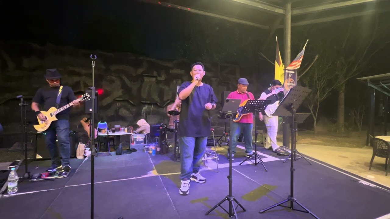 LEBIH SEMPURNA cover by SERAGAM HITAM band