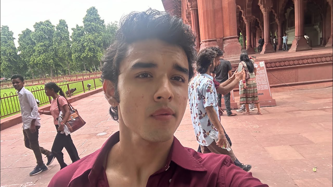 Lal quila mein hui vip entry😎| vlog | Hardik Bisht