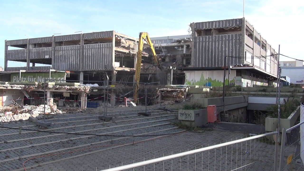 Iserlohn Schillerplatz Abriss des Karstadt Warenhauses 17.10.2022