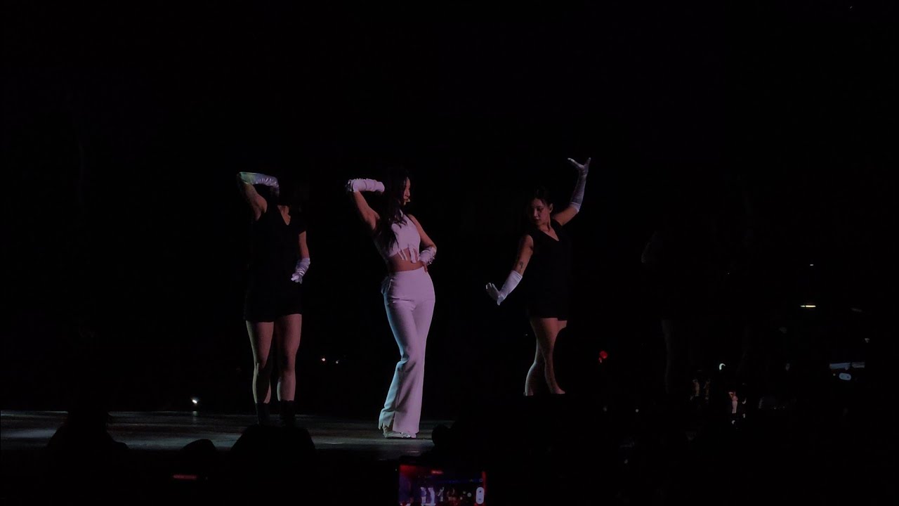 (10) 240206 TWICE in Brazil: TZUYU - DONE FOR ME (READY TO BE TOUR Day 1)