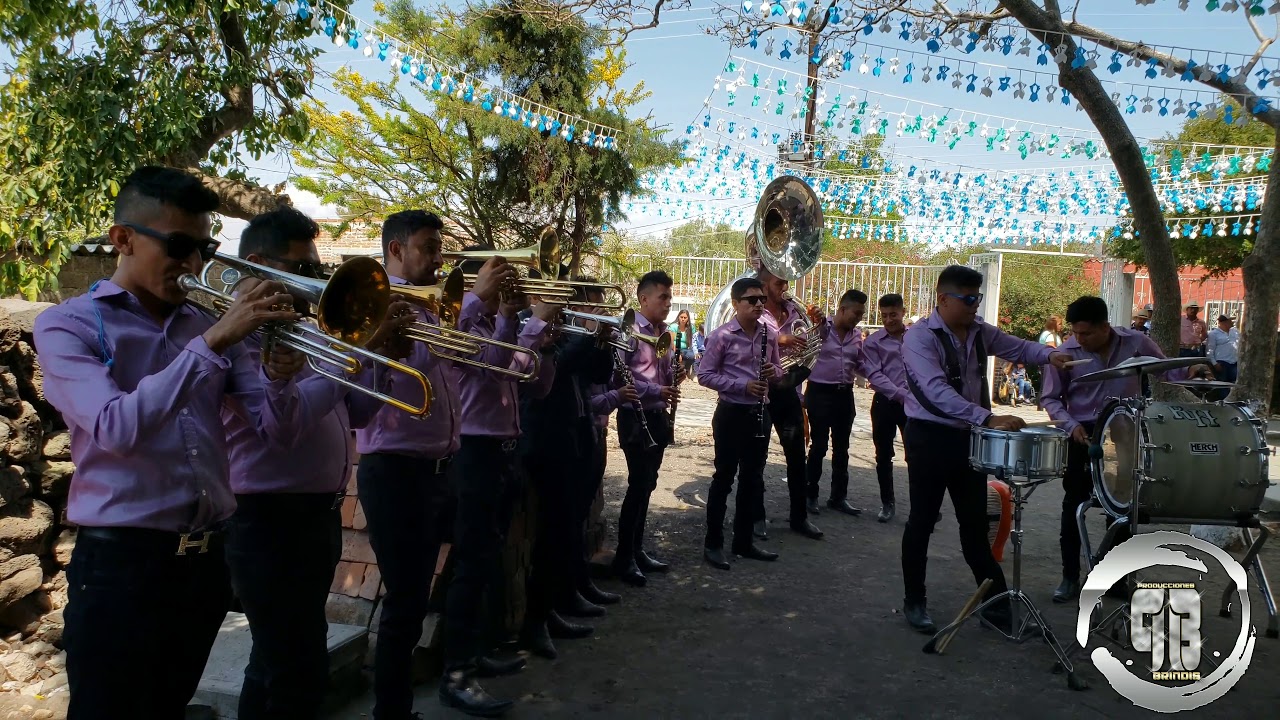 Besame mucho banda reyna de huajuapan