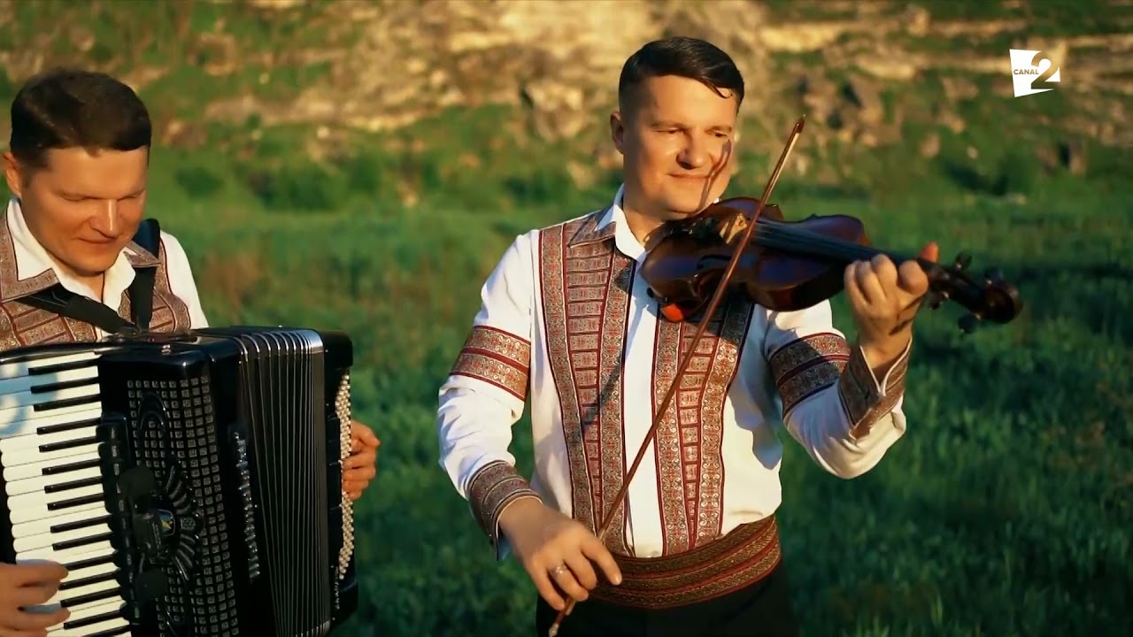 Fraţii Ştefăneţ: Tata a fost cel care ne-a pus instrumentele în mână şi ne-a susţinut mult!