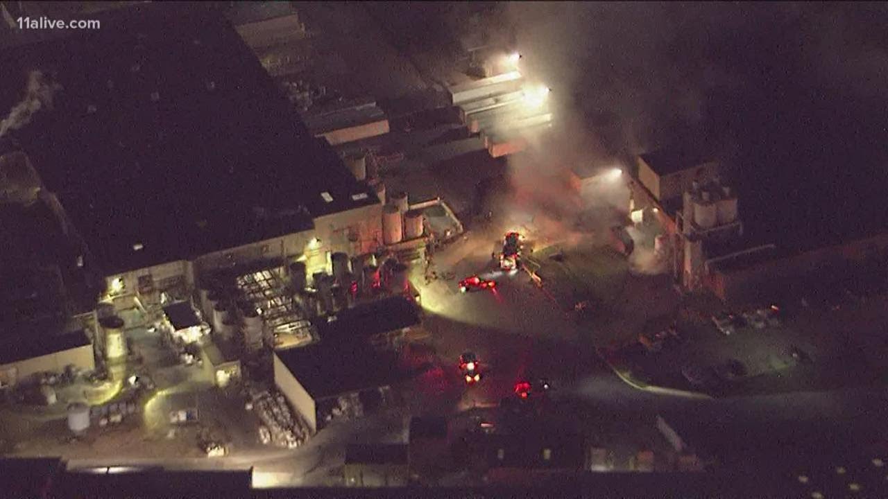 Chemical reaction causes plume of smoke over Conyers interstate, company officials say