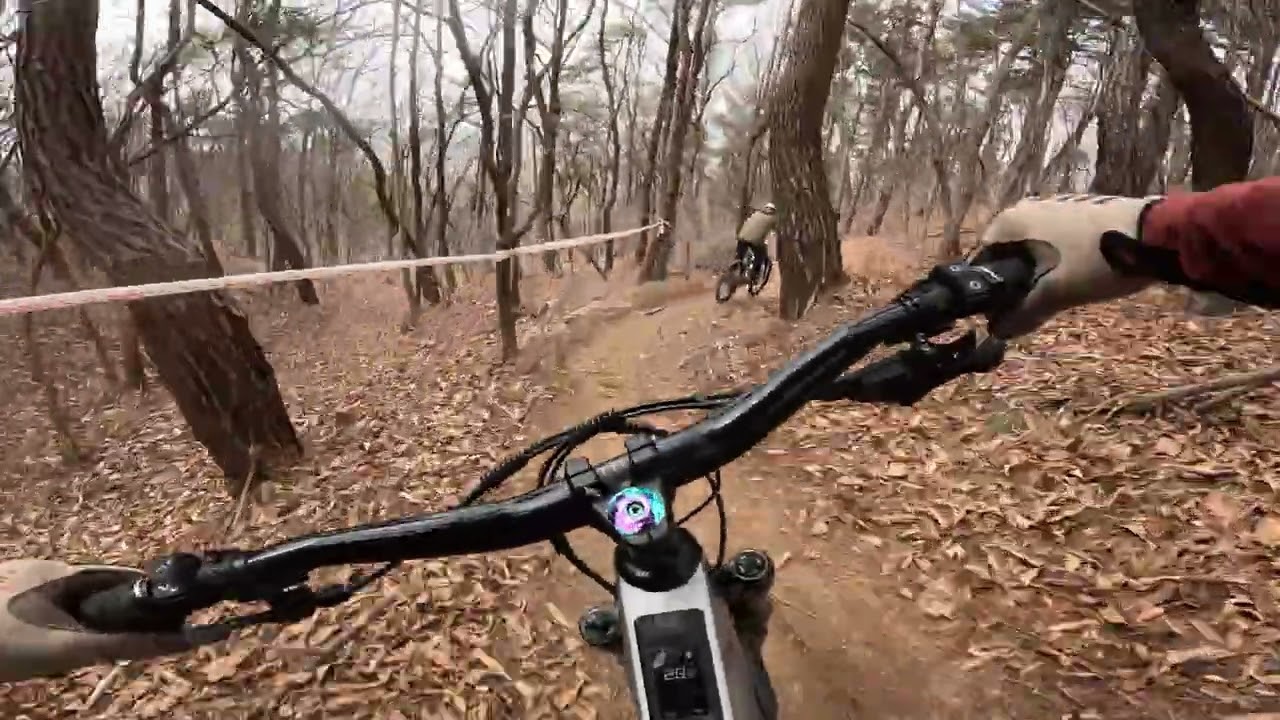 26.3.14 장군산 쏘룡님과 홍구,.다들 너무 빠르구먼