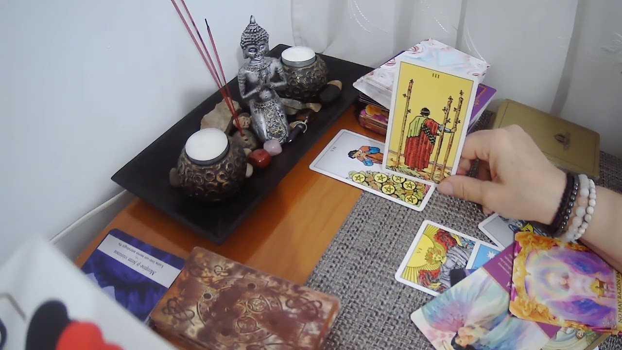 Tarot Noiembrie  Pești (♓) -Iubirea revine sau se incheie? Revelatii in dragoste.
