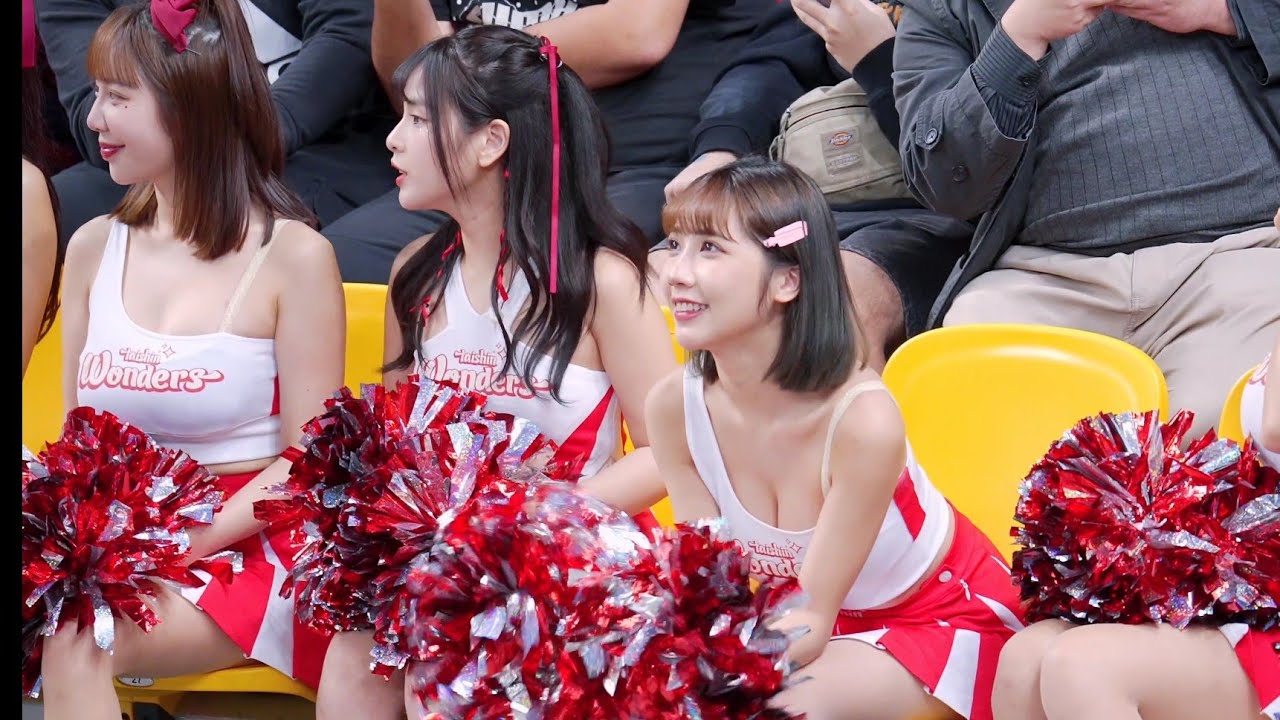 20231125 和平籃球館 台北戰神 taishin wonders mika 俐蓁 彭彭 小珍奶 甜心《場邊應援畫面 一見傾心的前傾~彭彭柔柔真的甜美又柔~200塊的位置好超值~》