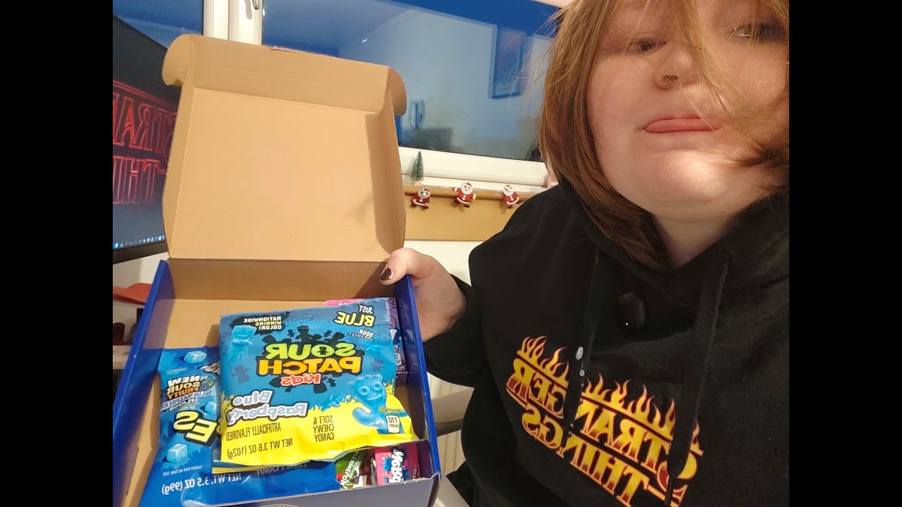 Trying CRAZY American Candy for the FIRST TIME! 🤯🍬🇺🇸