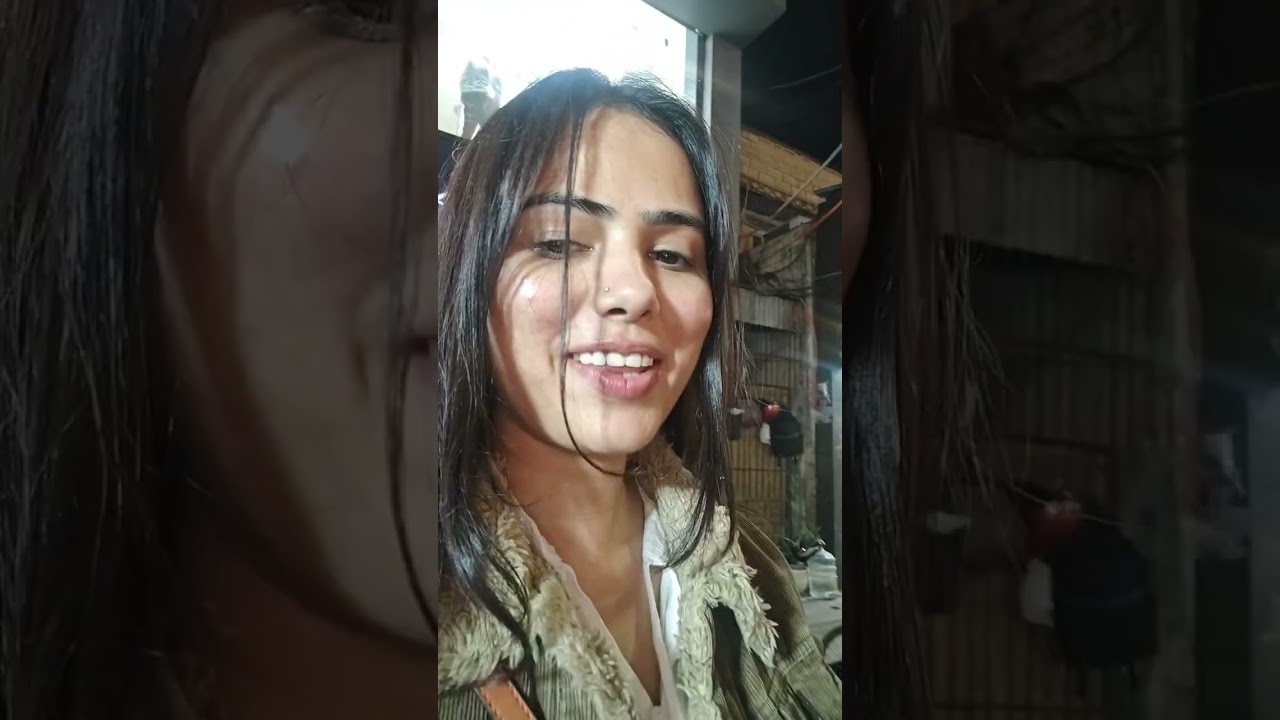 Roommate ke birthday pr faltugiri krte hue hm tin raju shyam aur babu bhaiya 😂😂😂❤️❤️❤️