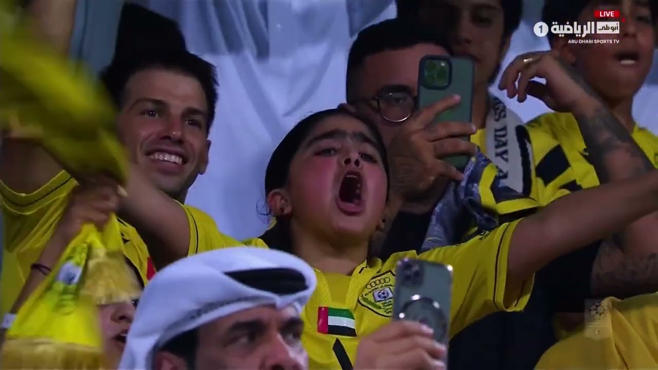 ليلة تتويج الامبراطور بالدرع الثامن