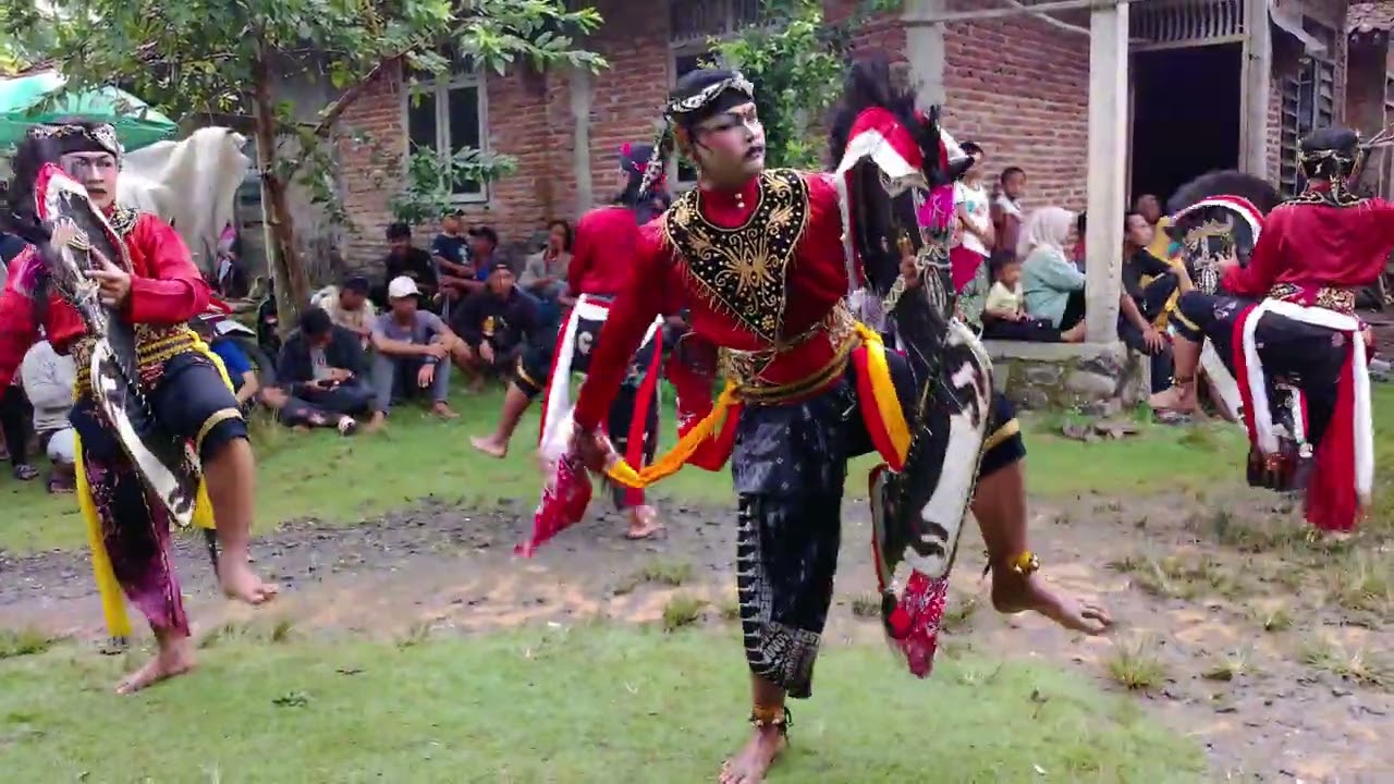 Ebeg Langen Turonggo Budoyo live dk.pesucen ds.semali kec.sempor kab.kebumen