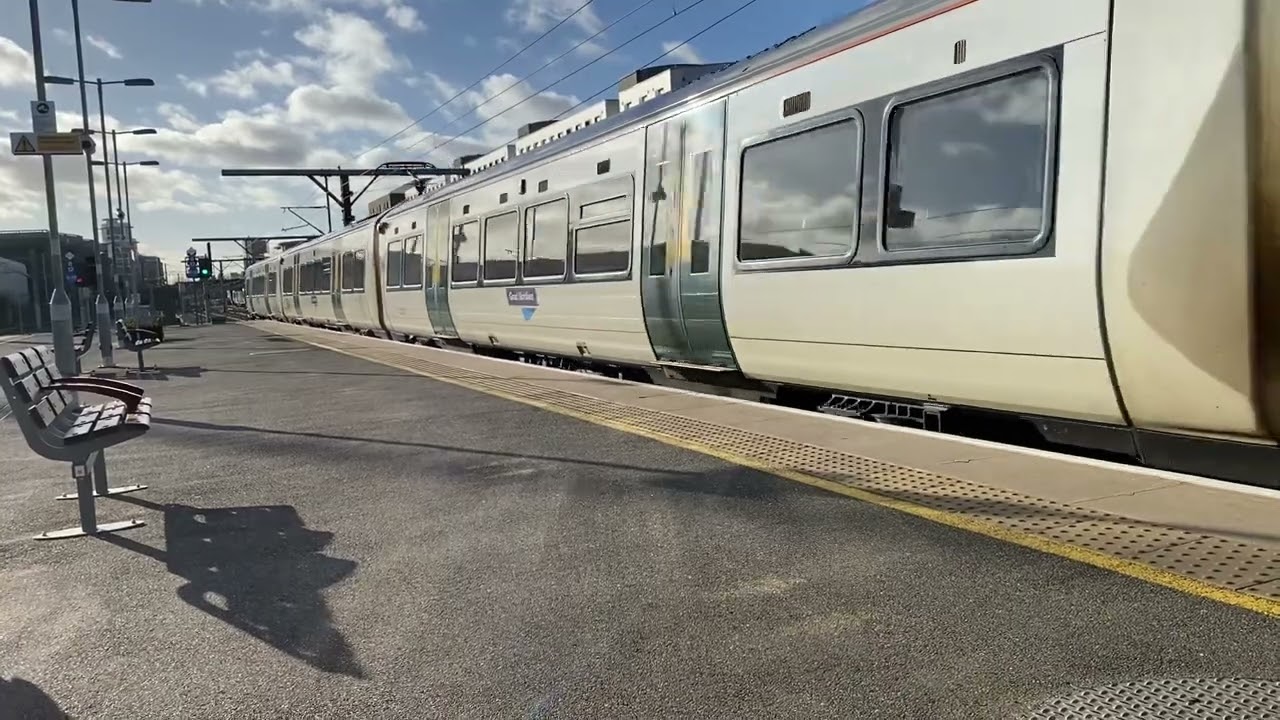 387120 & 387128 leaving Cambridge Station