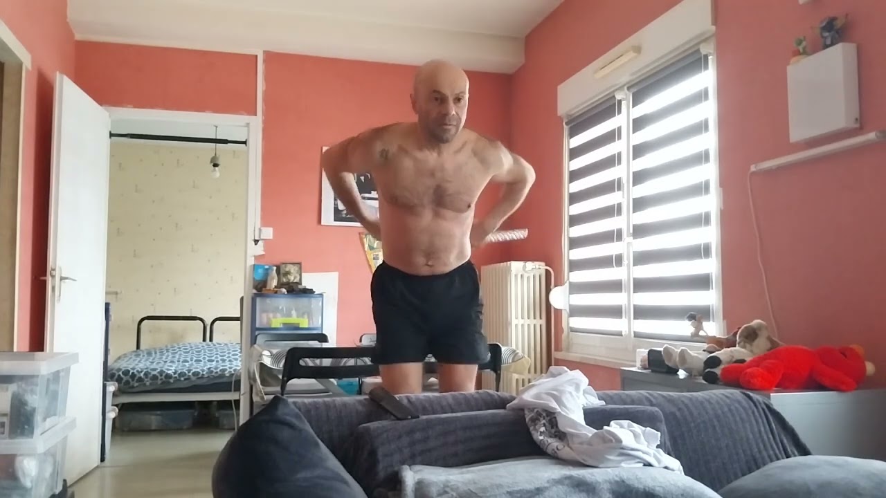 13 03 26. 50 ans. Après 2 séances  de sport de 1h10 chacune. À ma façon,  avec rien et à domicile.