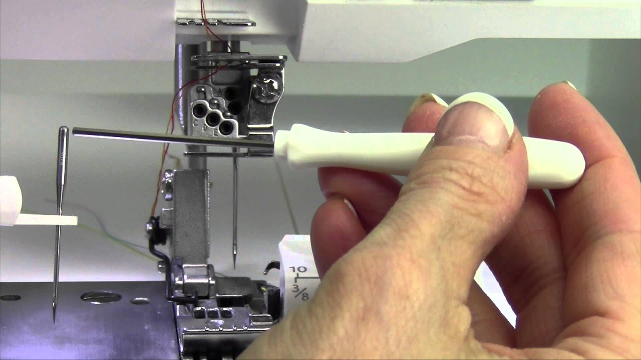 Husqvarna Viking Huskylock S-25 16 Changing Needles