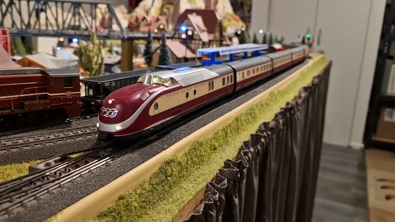 Märklin Triebwagenzug VT11.5 oder 37605 umgebaut auf ww LED und ESU Sound