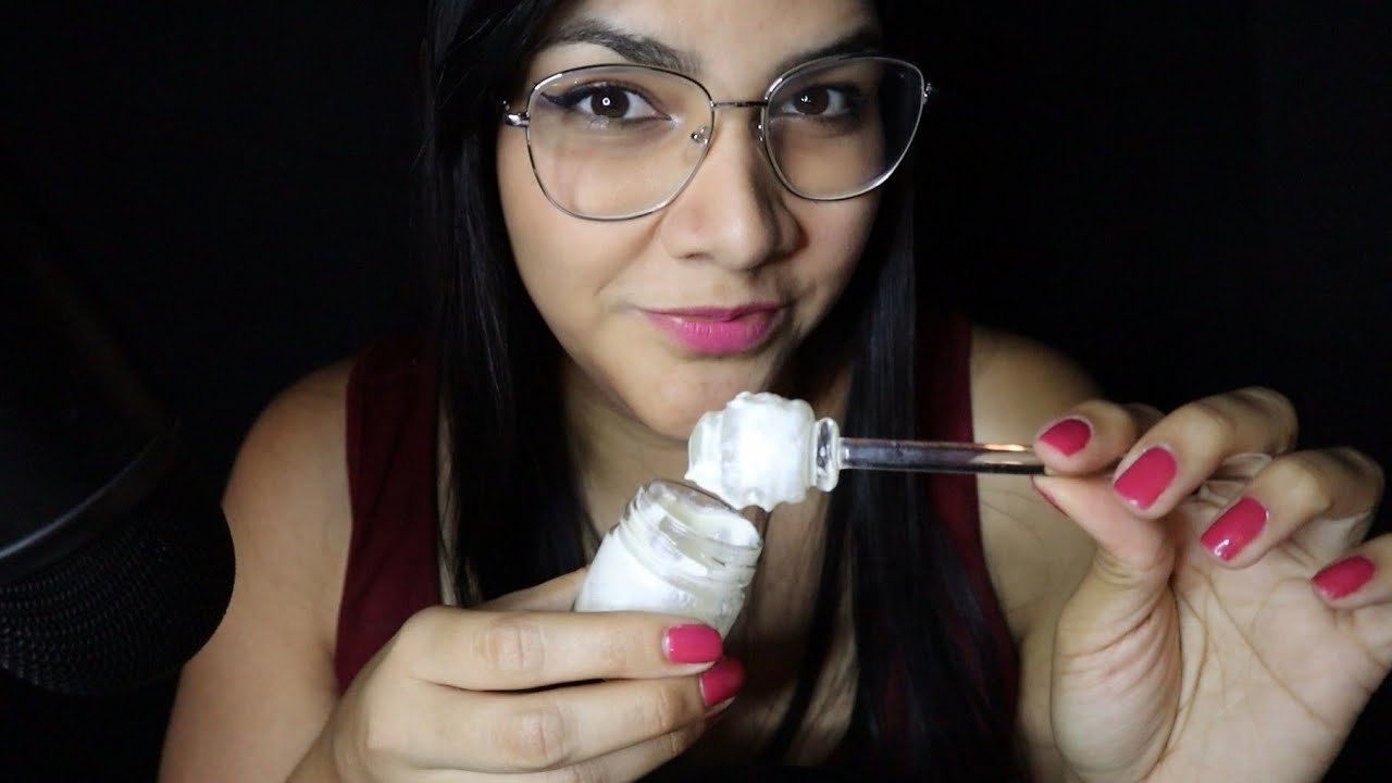 ASMR comiendo yogurt con paleta de vidrio