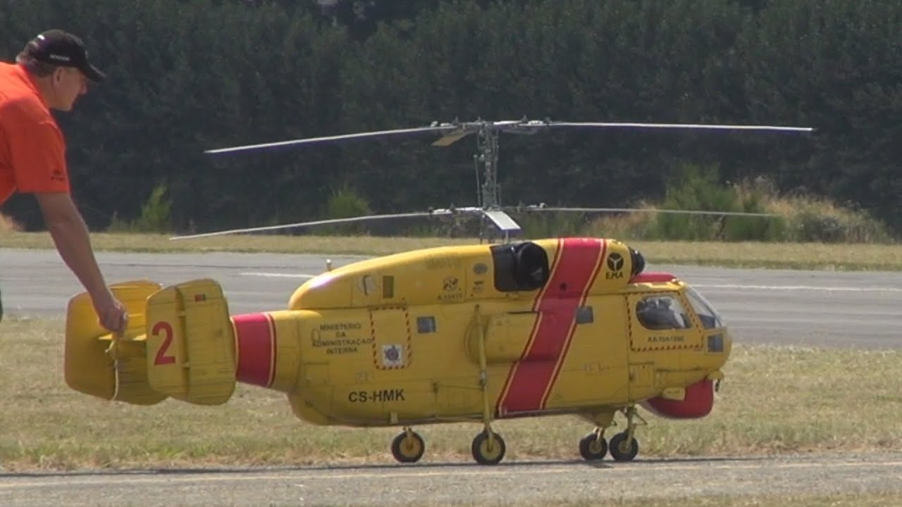 Incredibly large jet-powered coaxial RC helicopter