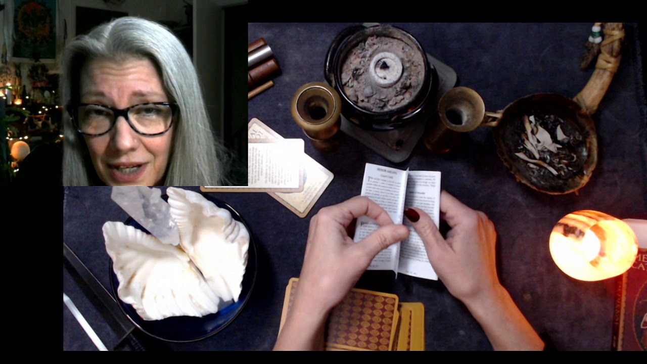 Unboxing: Medieval Cat Tarot