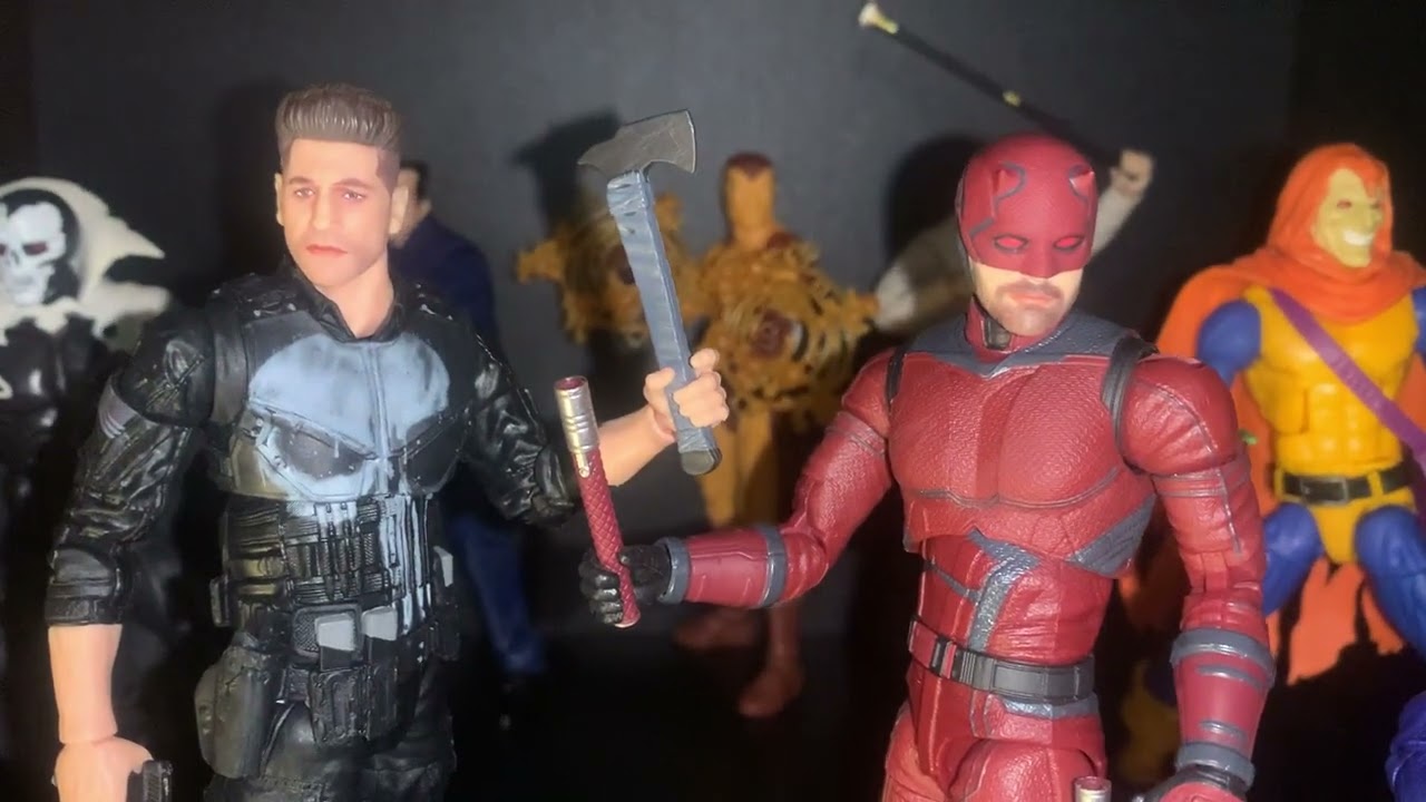 Marvel and DC action figures, section repose….￼