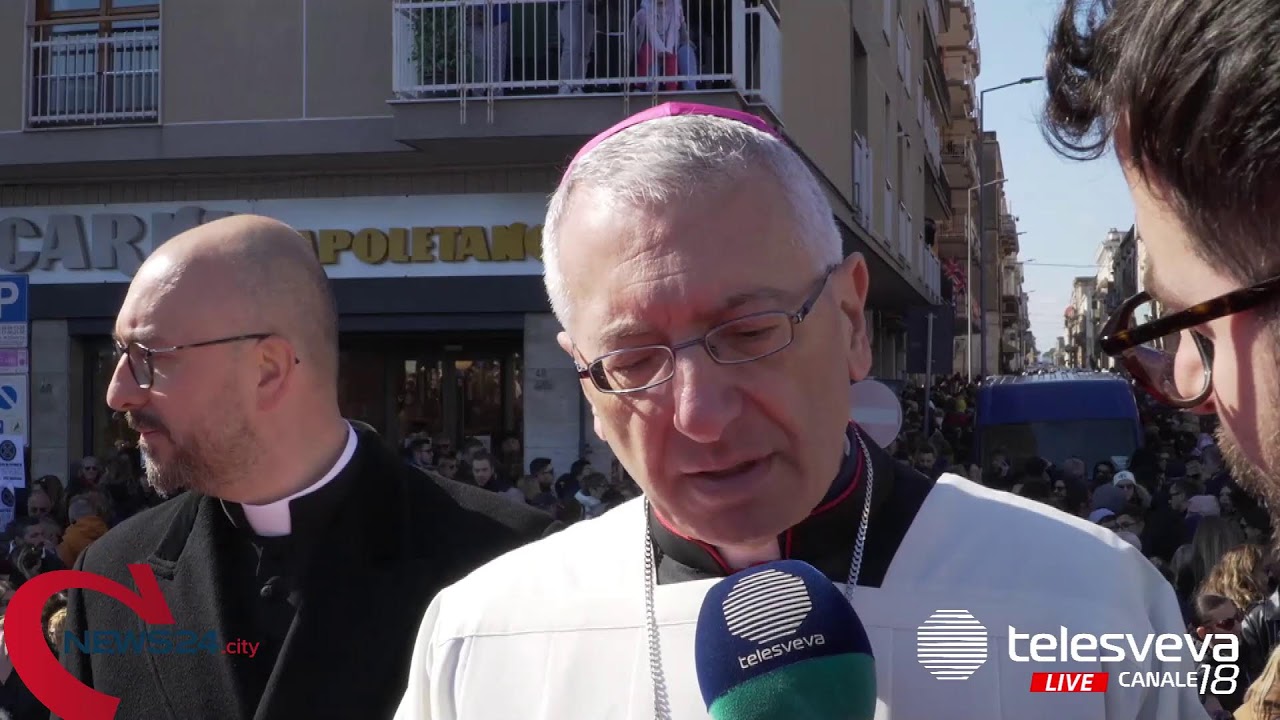 I RITI DELLA SETTIMANA SANTA. In diretta da Bisceglie la processione dell'incontro