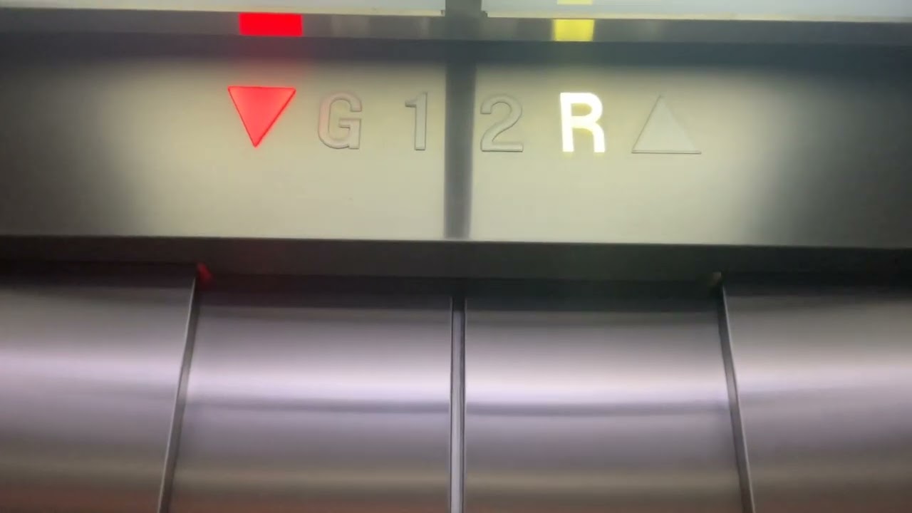 2 Hitachi Elevators at AEON Midtown Farlim, Ipoh, Perak, Malaysia. (Main 3)