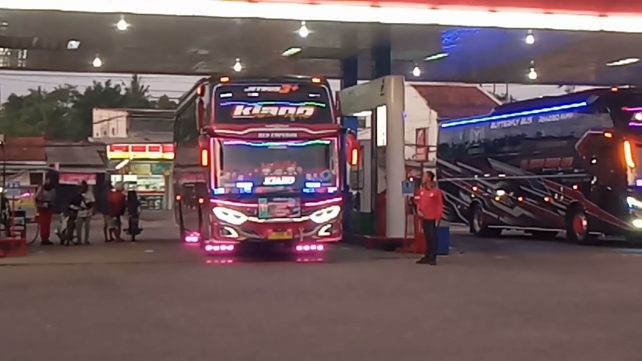 BUS KUPU-KUPU AYU KIANO