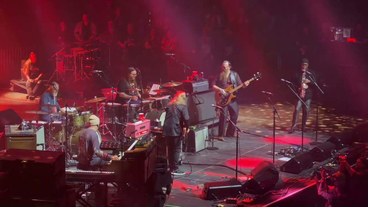 WARREN HAYNES + FRIENDS, Christmas Jam, ExploreAshevlle.com Arena, Asheville NC, 2025-12-13