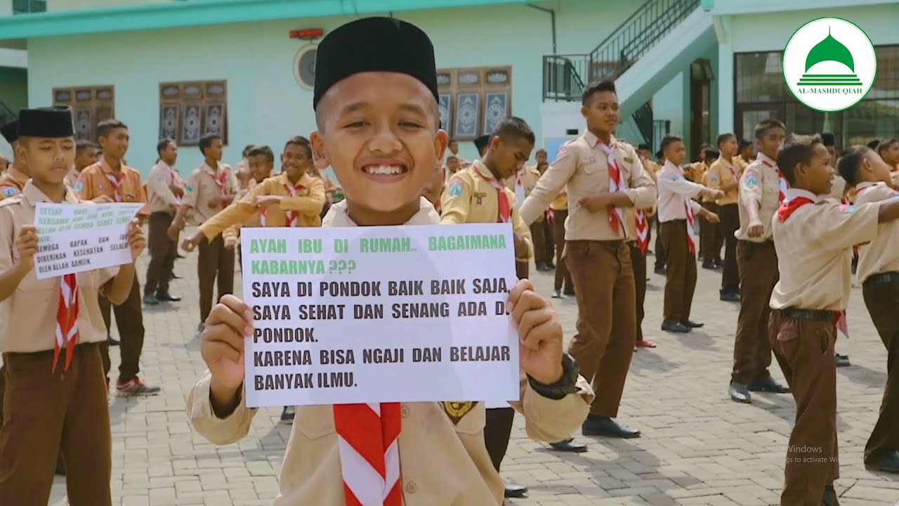 Santri Al-Mashduqiah Senam Gemu Fa Mi Re