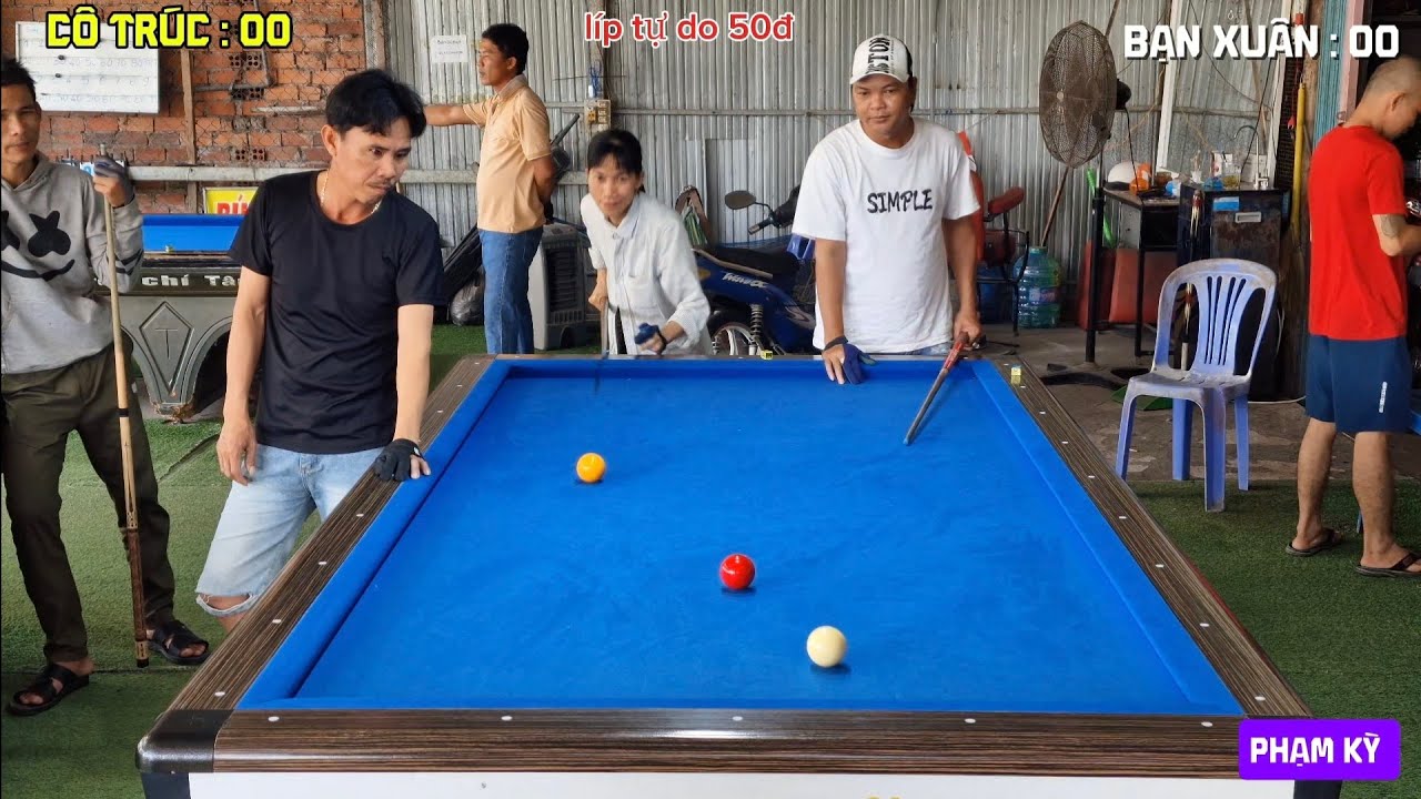 Kèo này cũng hấp dẫn và kịch tính giữa cô Trúc và bạn Xuân nè cả nhà ơi 