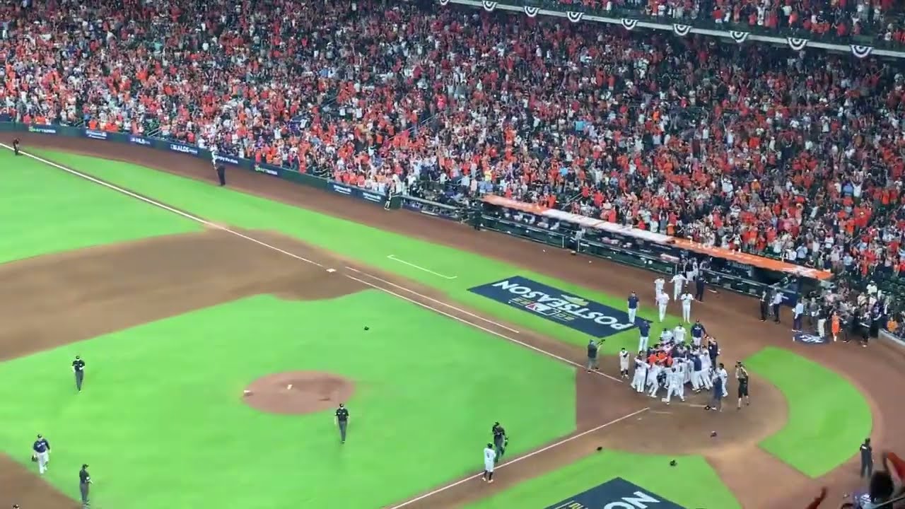 Yordan Alvarez Houston Astros ALDS Walk-Off vs Seattle Mariners on 10-11-2022 Minute Maid Park