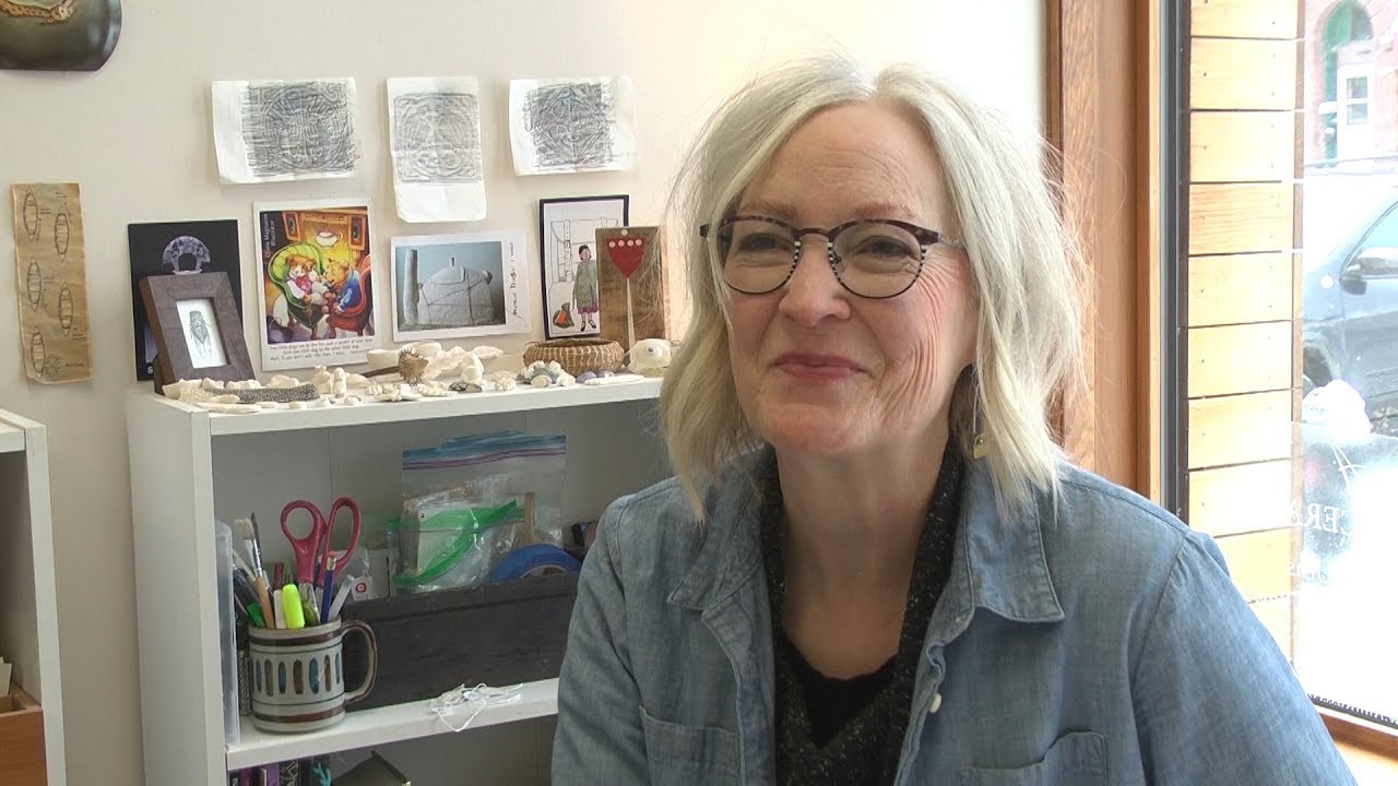 Ann Russ Ceramics creates unique, handmade urns in memoriam of those who have passed
