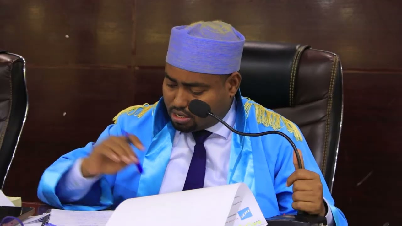 Maxkamadda gobolka Banaadir ayaa u fariisatay garmaqalka afaraad ee dacwad loo heysto saraakiil.