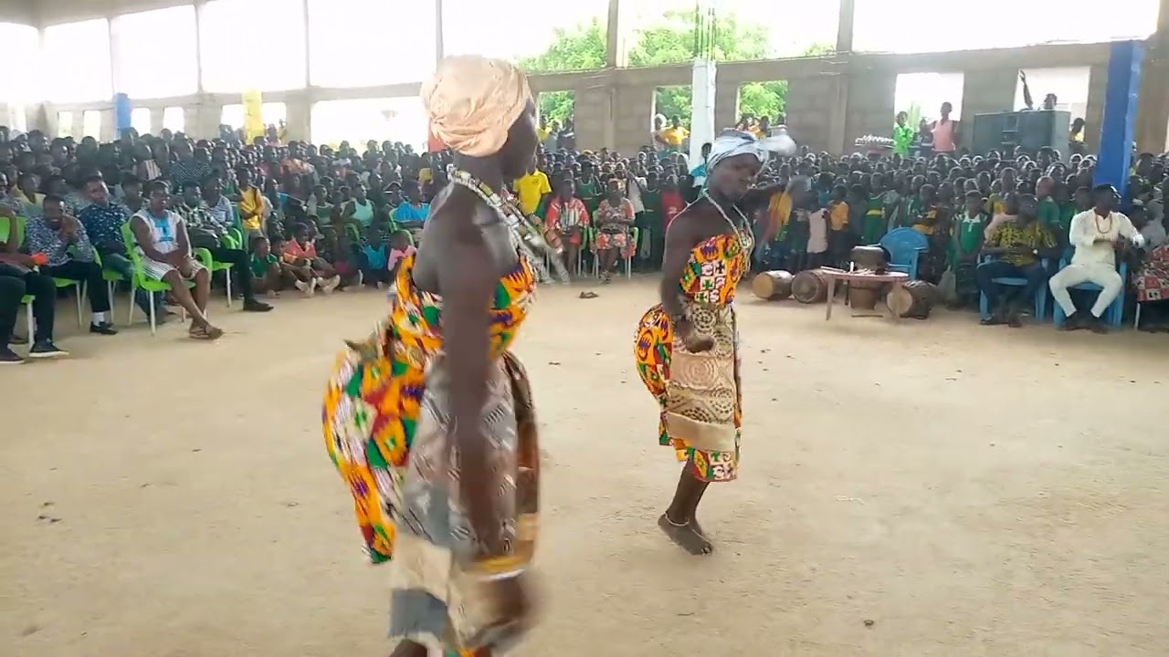 She peformed asafo dance of Senya Beraku. Dentsiwo