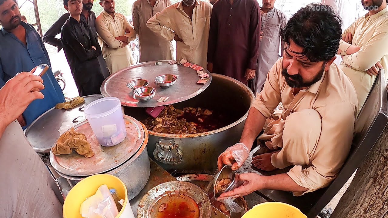 Ahmad Siri Paye, Kohat Road Peshawar | Siri Paya | People are crazy about eating Siri Paye