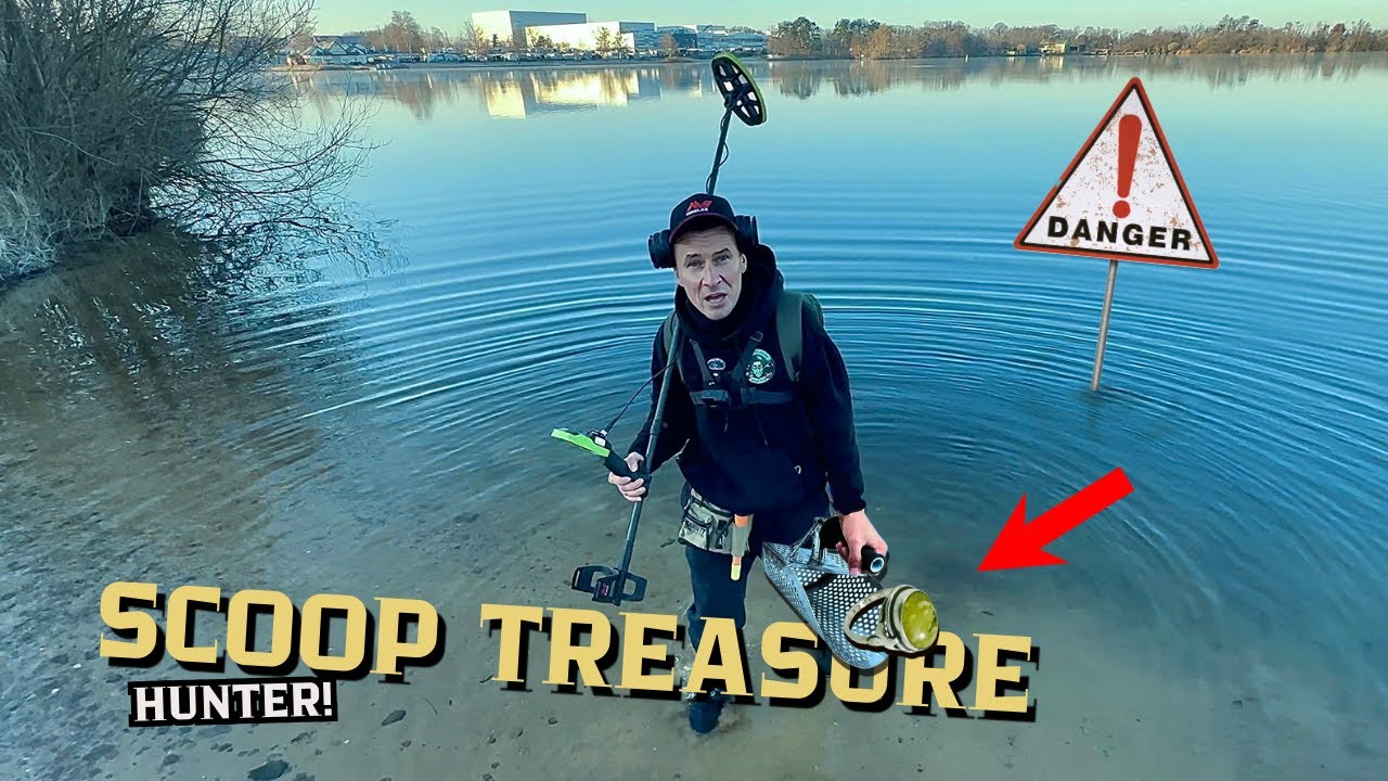 Поиск сокровищ с металлоискателем на озере!  Нашли серебряное кольцо и монеты!