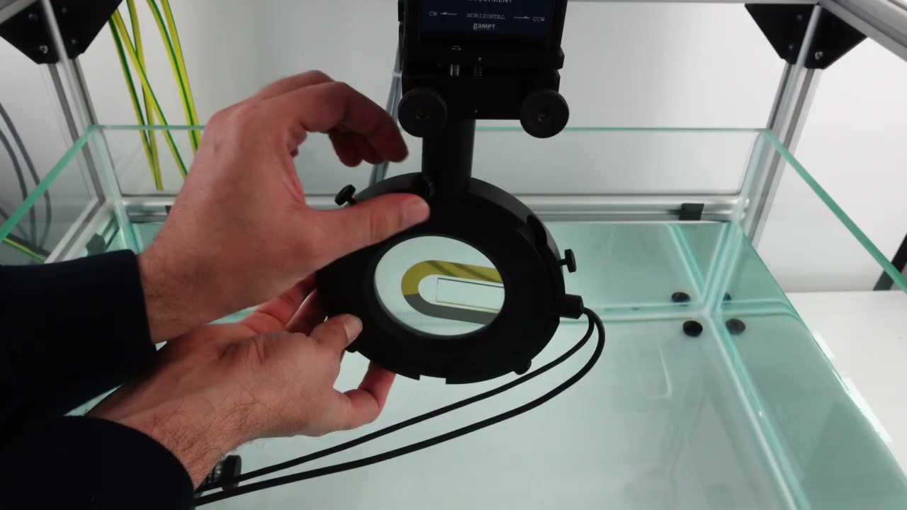 Sound field: Mounting the membrane hydrophone onto the 3D scanner setup