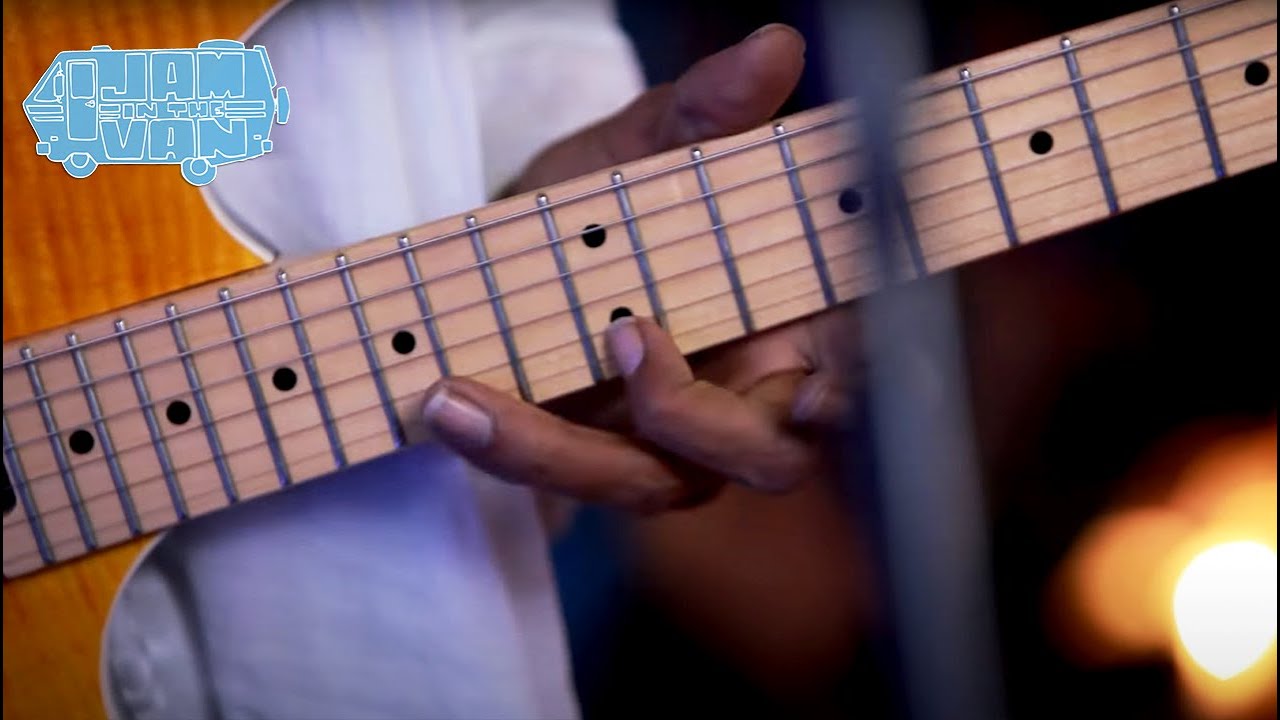 BOMBINO - 