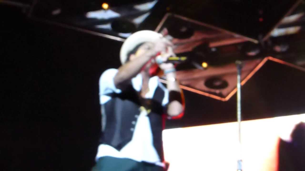 Bruno Mars - Natalie - Manchester Arena - 5th Oct 2013 - FRONT ROW