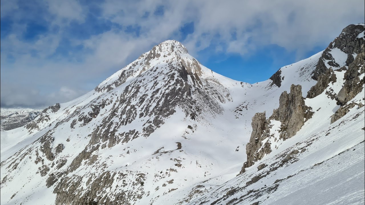 Peña Bustil desde Redipollos -- Macizo de Mampodre (06/12/2025)