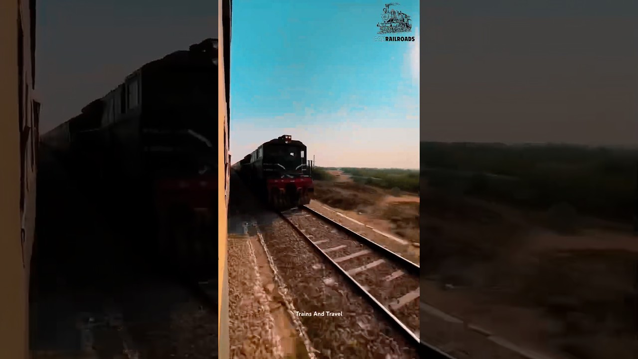 Tezgam Express: Lightning-Fast Crossing Caught on Camera! ⚡🚆