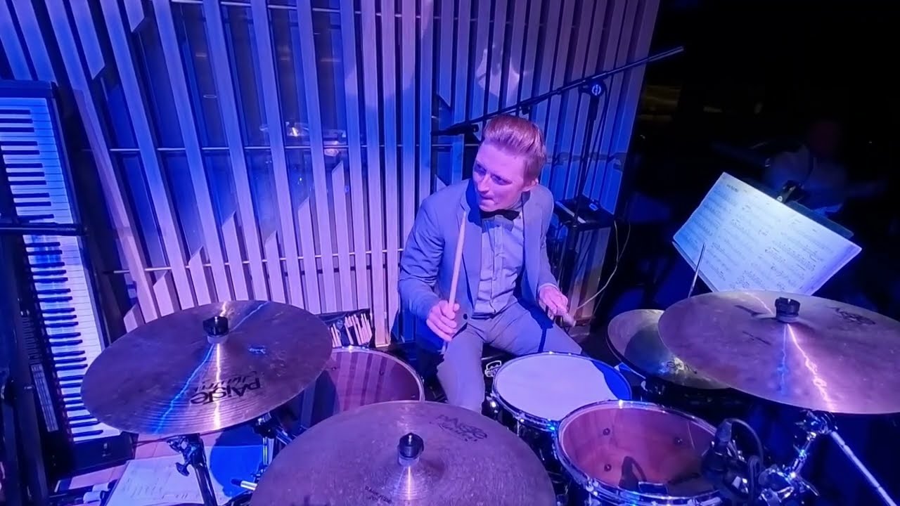 Rhys Bassett - Glenn Miller Medley Backing Guest Entertainer 'Davie Howes'