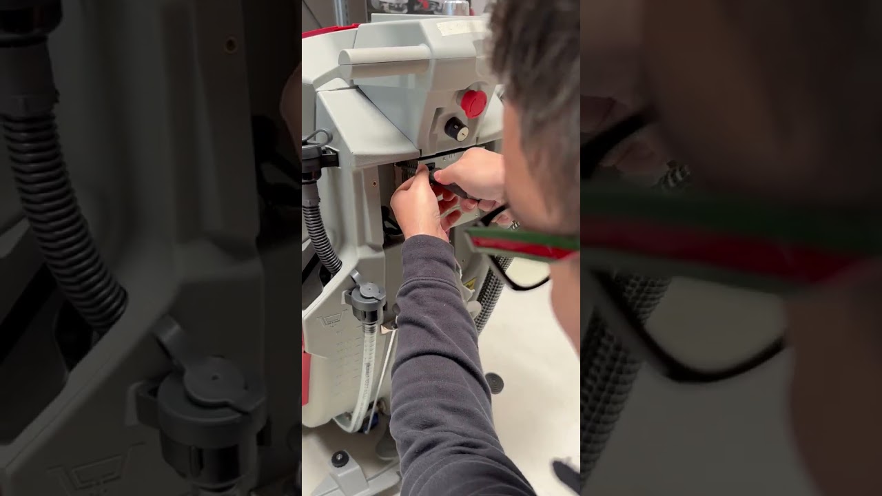 Settaggio CARICA BATTERIE INTERNO ANTEA - VERSA - INNOVA LAVAPAVIMENTI COMAC