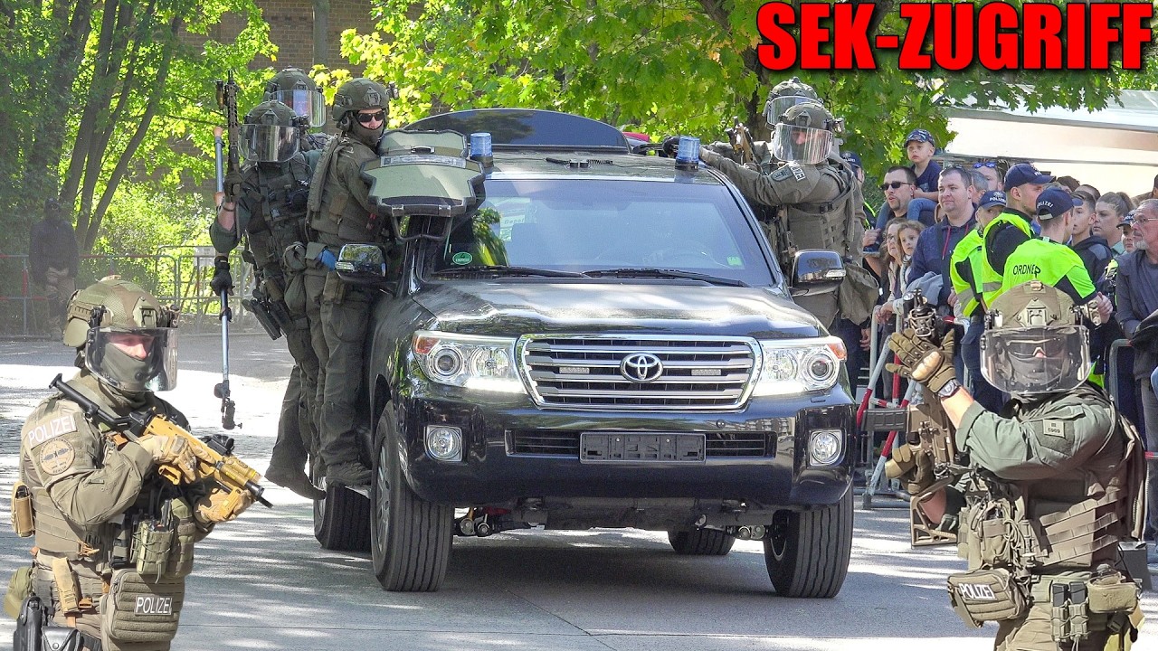 [EXPLOSIONEN | SCHÜSSE | ZUGRIFF!] - Spektakuläre Vorführung des SEK Berlin am Tag der offenen Tür -